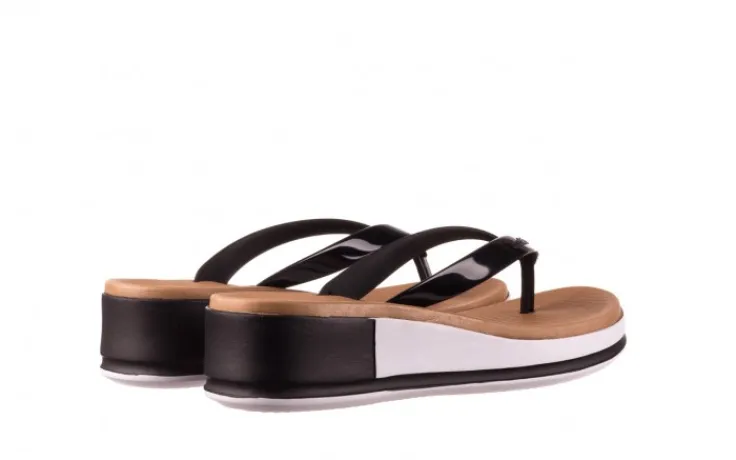 klapki_azaleia___black_cz_3.webp Klapki 281 517 Black, Czarny, Guma | Azaleia Best