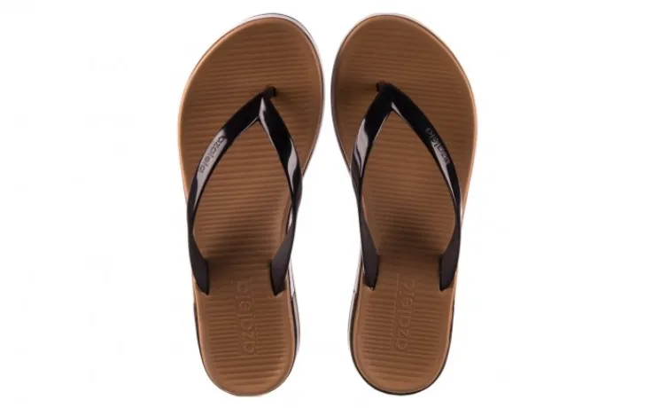 klapki_azaleia___black_cz_4.webp Klapki 281 517 Black, Czarny, Guma | Azaleia Best