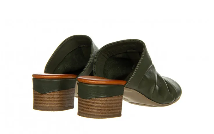 klapki_bayla____dark_oliv_3.webp Klapki -161 066 1706 281 Dark Olive 161462, Zielony, Skóra naturalna | Bayla Online