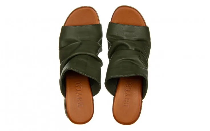 klapki_bayla____dark_oliv_4.webp Klapki -161 066 1706 281 Dark Olive 161462, Zielony, Skóra naturalna | Bayla Online